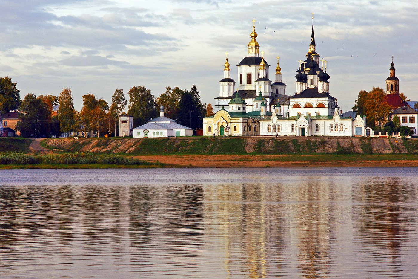 Соборное дворище. Фото: Игорь Аксеновский